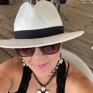 Meet your Posher, Norma